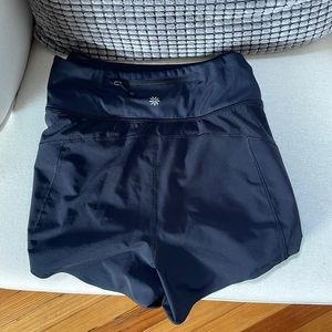 Athleta Run With It 3.5" Short Small